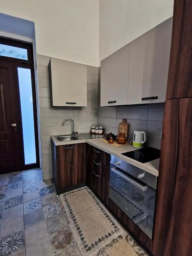 Whiteflower Apartments Bari 0*,