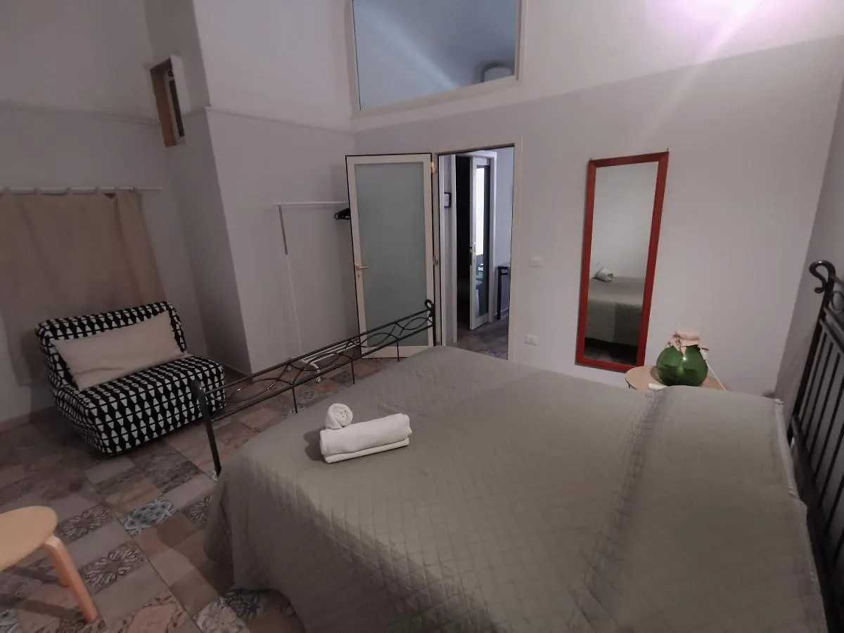 Whiteflower Apartments Bari