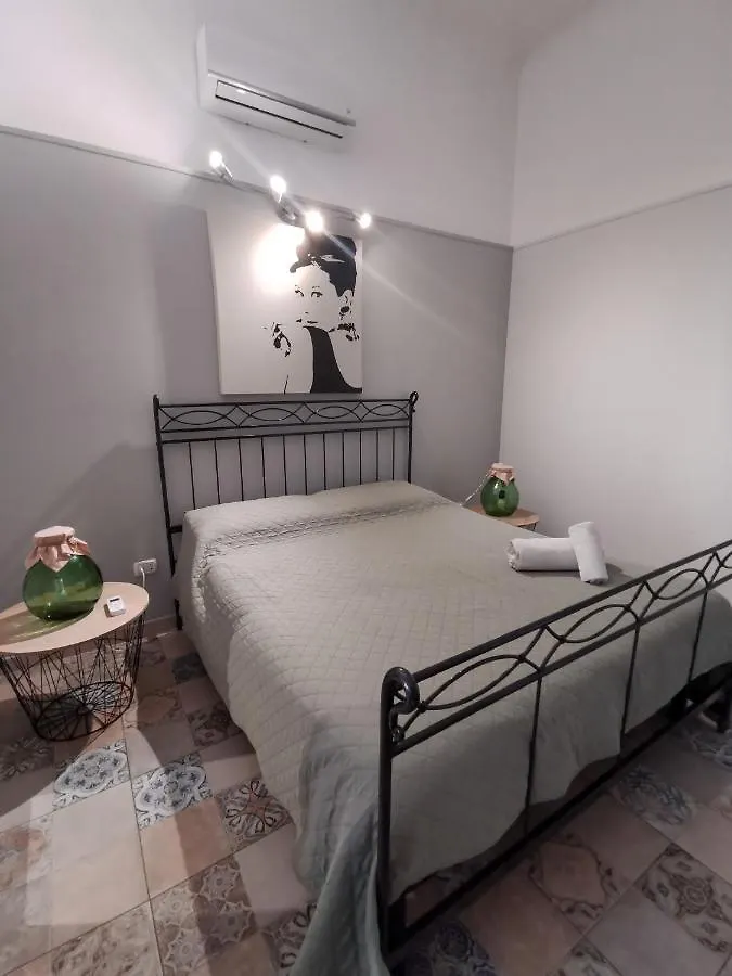 Whiteflower Apartments Bari