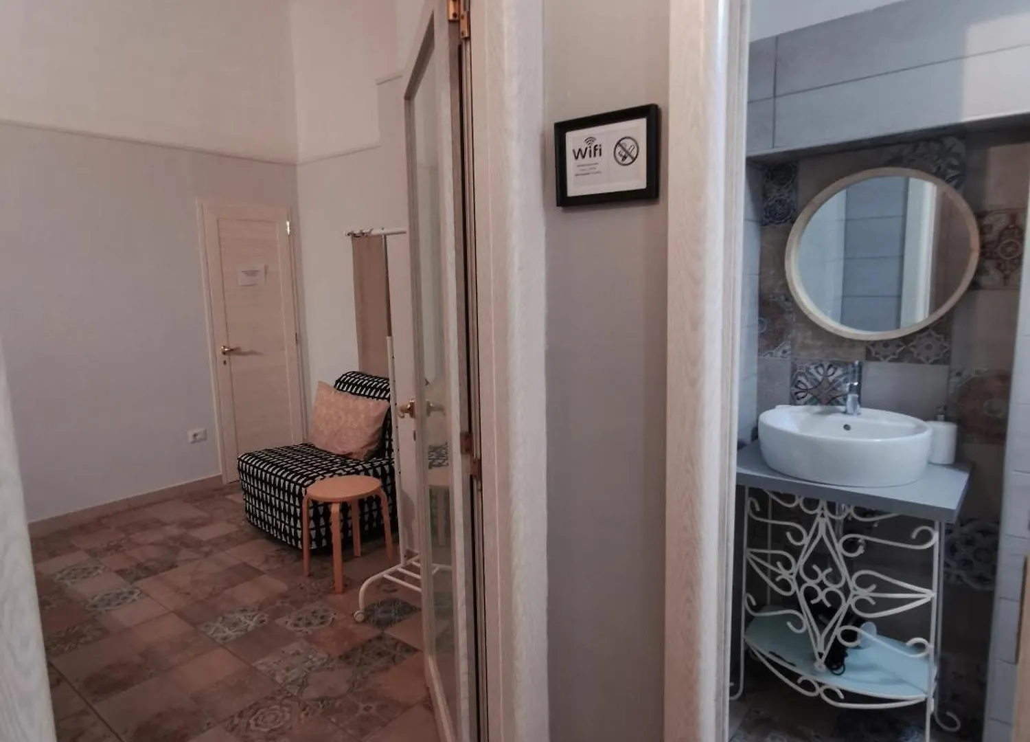 Whiteflower Apartments Bari