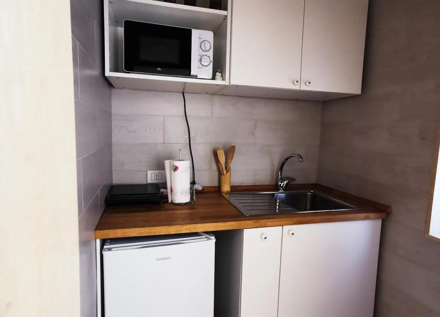Whiteflower Apartments Bari Italy