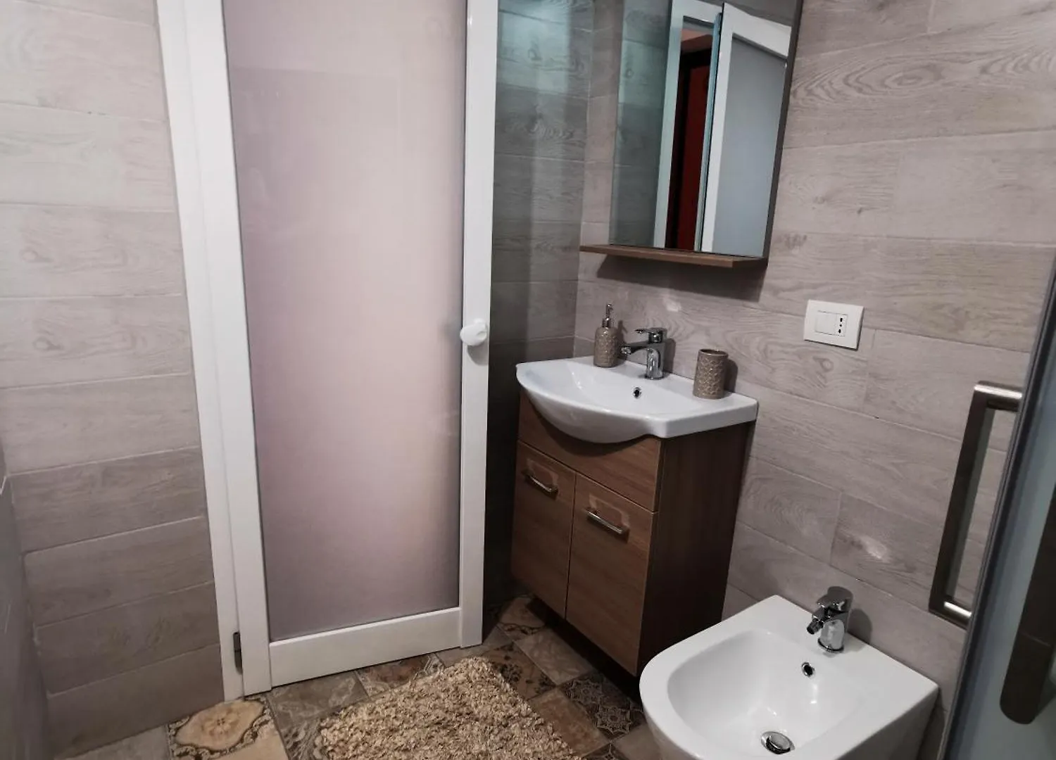 Whiteflower Apartments Bari Italy